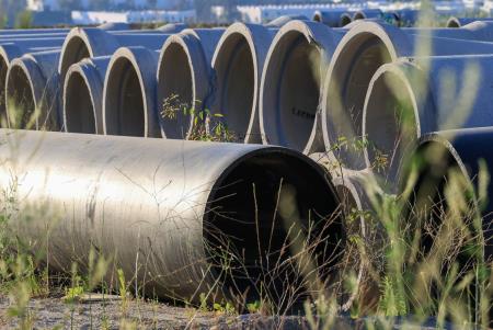 free-photo-of-close-up-of-circular-pipes